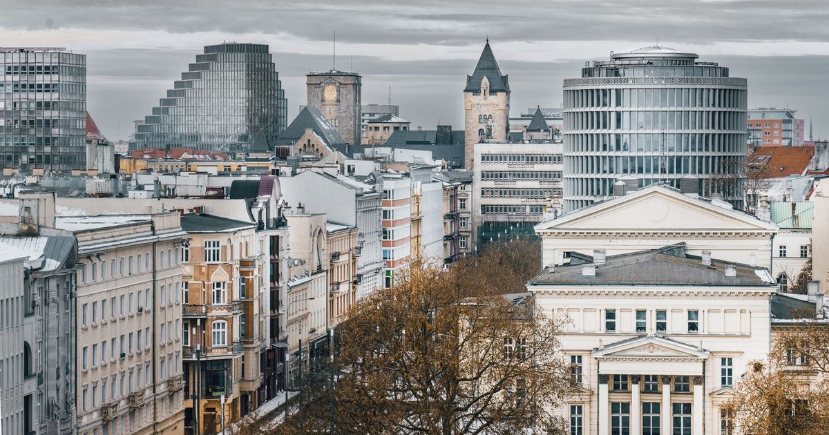 Orange Holidays or Airalo for Europe: Number or Data?