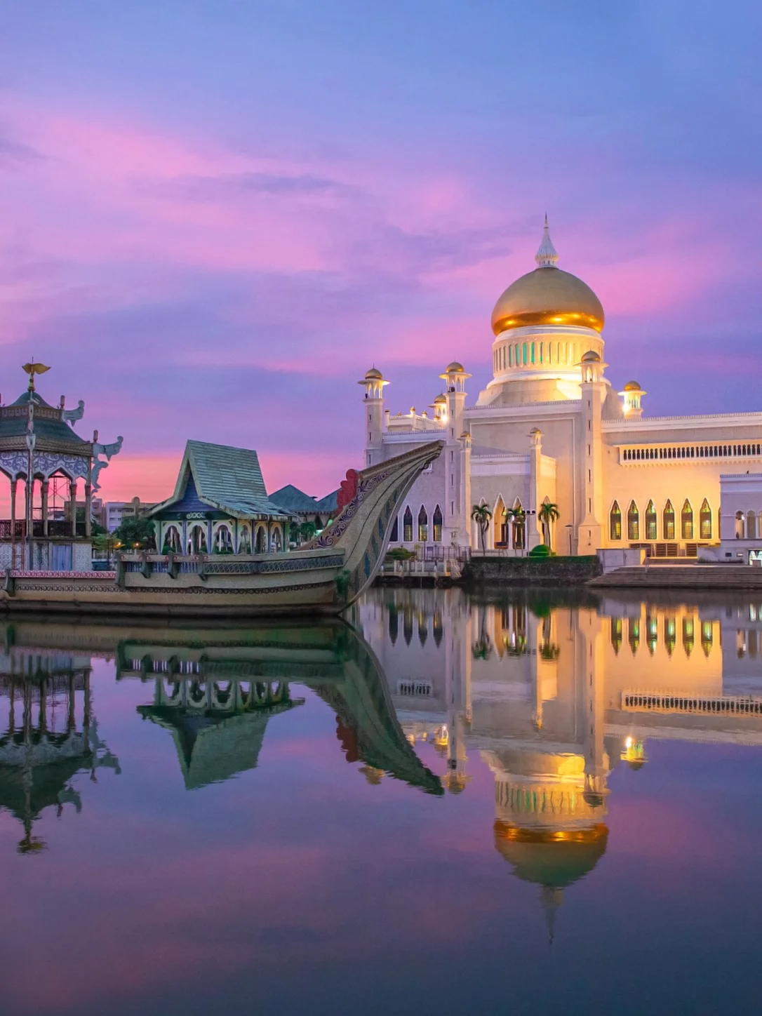 Brunei Darussalam travel eSIM with fast 5G/4G/LTE mobile data coverage from MegaEsim