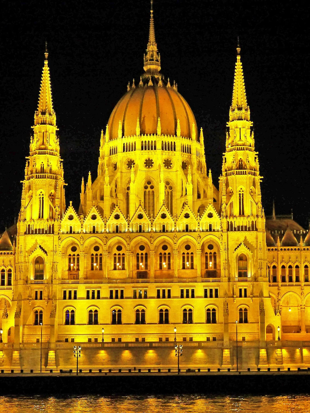 Hungary travel eSIM with fast 5G/4G/LTE mobile data coverage from MegaEsim